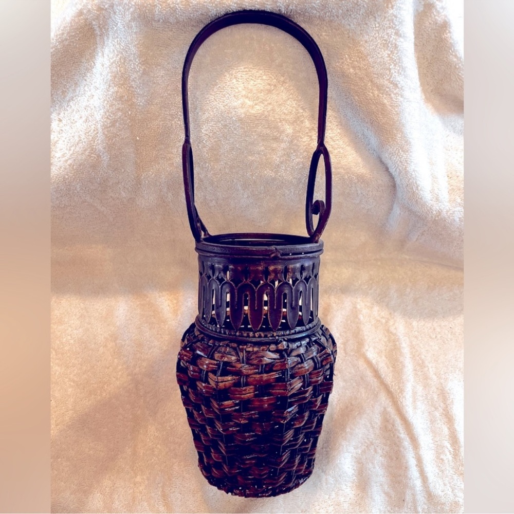 Gorgeous Metal Wicker Lantern Style Basket